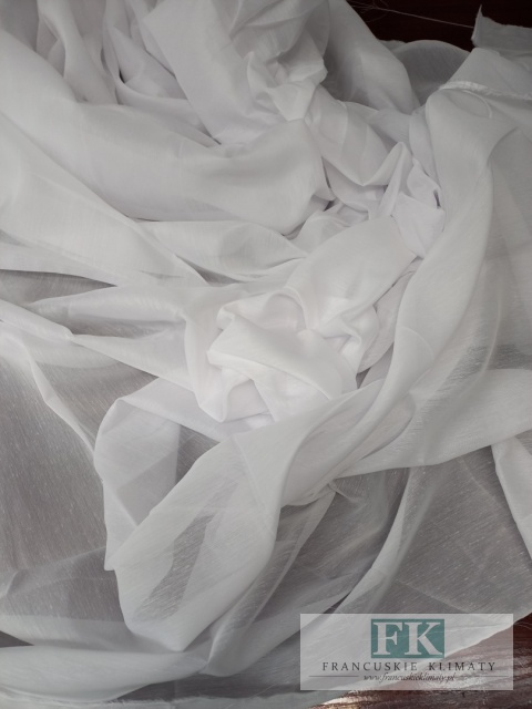 KUPON 178 x 300 cm MATERIAŁ TKANINA BATYST PASY HAFTOWANE , WYS 300 CM , BIEL