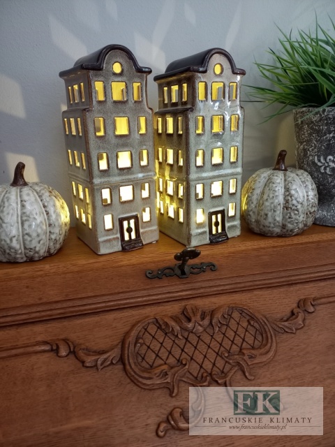 DOMEK KAMIENICZKA LED 26 cm