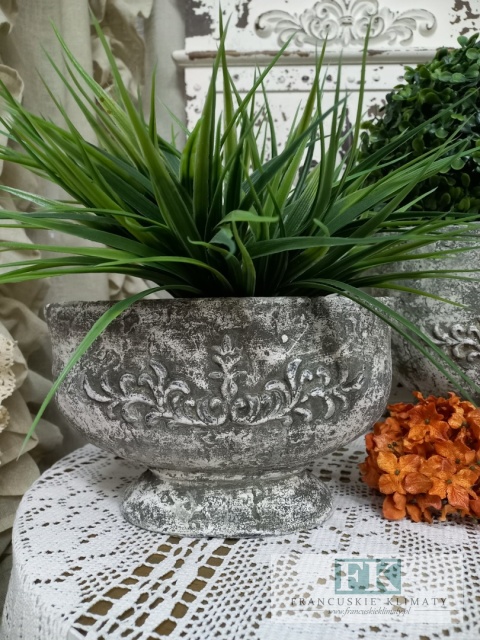 OSŁONKA DONICA NA NÓŻCE 15,5 CM CERAMICZNO - BETONOWA 