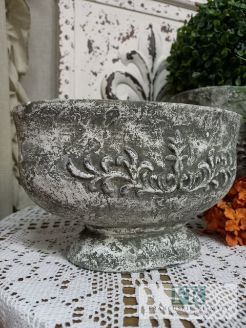 OSŁONKA DONICA NA NÓŻCE 15,5 CM CERAMICZNO - BETONOWA 