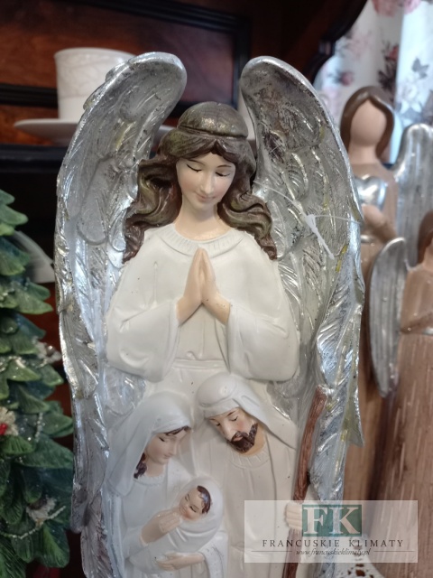SZOPKA BOŻONARODZENIOWA 35 CM , ANIOŁ Z  RODZINĄ ŚWIĘTĄ
