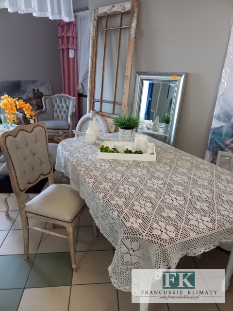 OBRUS NICIANY 140 / 200 CM , 100 % BAWEŁNA tkany klockowo SZYDEŁKOWY
