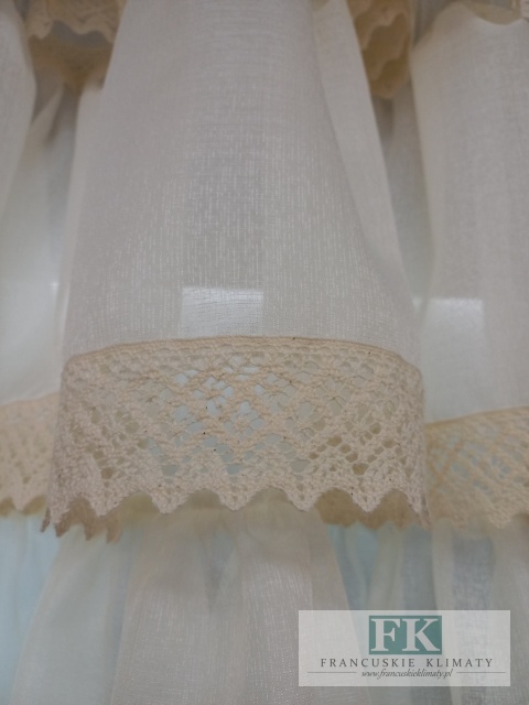 FIRANA Z FALBANAMI I KORONKĄ bawełnainą , 250/100 retro vintage BATYST