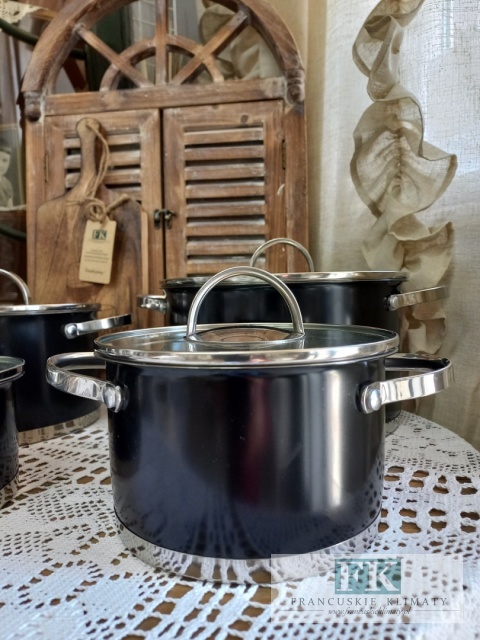 ZESTAW GARNKÓW 8 ELEMENTOWY CZARNY