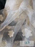 MATERIAŁ TKANINA ORGANZA ORGANTYNA KRESZOWANA KWIATUSZKI 280 CM ECRU - BEŻ