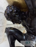 FIGURA ATLAS 28,5 cm Z KULĄ ZIEMSKĄ