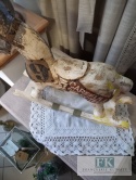 KOŃ Z LITEGO DREWNA 40 cm NA BIEGUNACH