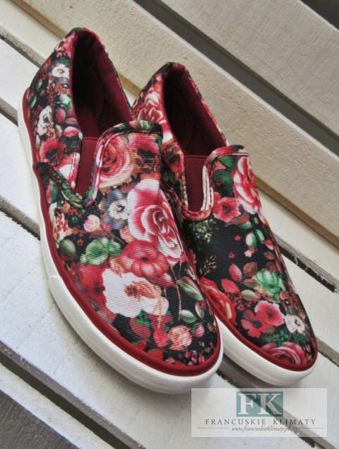 TRAMPKI SLIP ON KWIATY HIT BLACK/PINK R.38 TRAMPKI SLIP ON KWIATY HIT BLACK/PINK R.38