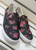 TRAMPKI SLIP ON KWIATY HIT BLACK/PINK R.38