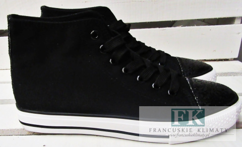 TRAMPKI BLACK NOSKI ŚWIECĄCE CEKINY R.40 TRAMPKI BLACK NOSKI ŚWIECĄCE CEKINY R.40
