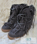 SNEAKERSY ZAMSZOWE BOTKI FRĘDZLE KOTURN GREY R. 39 SNEAKERSY ZAMSZOWE BOTKI FRĘDZLE KOTURN GREY R. 39
