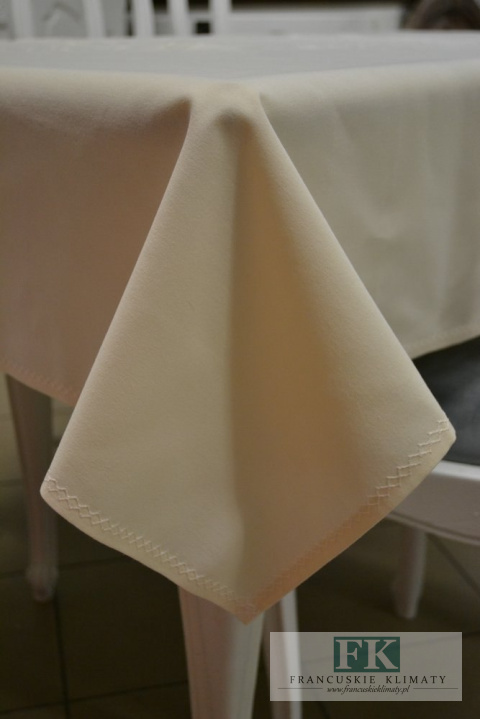 OBRUS BASIA KREM OWAL HAFT 140X220 PROWANSJA SHABBY CHIC FRANCJA