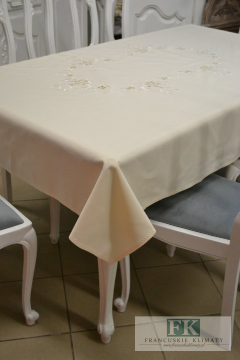 OBRUS BASIA KREM OWAL HAFT 140X220 PROWANSJA SHABBY CHIC FRANCJA