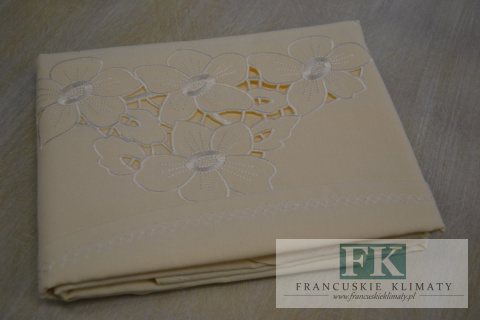 OBRUS BASIA KREM OWAL HAFT 140X220 PROWANSJA SHABBY CHIC FRANCJA