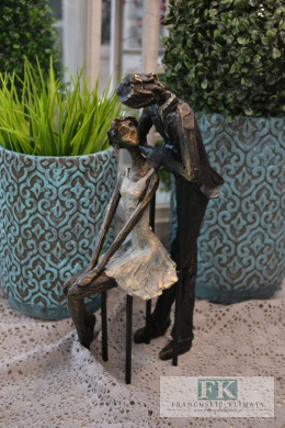 FIGURA GALERYJNA ZAKOCHANA PARA 32 CM