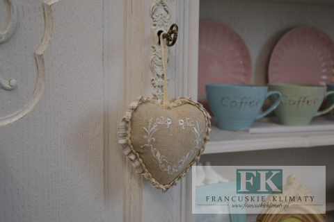 PIĘKNE BAWEŁNIANE SERDUSZKO STYL FRANCUSKI VINTAGE SHABBY PIĘKNE BAWEŁNIANE SERDUSZKO STYL FRANCUSKI VINTAGE SHABBY
