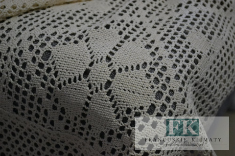 OBRUS NICIANY szydełko 130 / 180 CM BIEL , 100 % BAWEŁNA tkany klockowo SZYDEŁKOWY