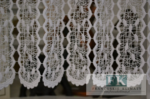 ZAZDROSTKA GIPIUROWA 30 CM WITRAŻ GIPIURA BIEL