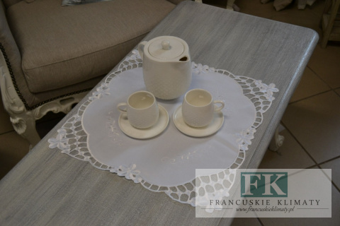 DEKORACYJNY BIEŻNIK SERWETKA HAFTOWANA HAFT 40x40 CM FRANCUSKI PROWANSALSKI DEKORACYJNY BIEŻNIK SERWETKA HAFTOWANA HAFT 40x40 CM FRANCUSKI PROWANSALSKI