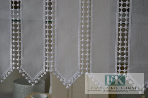 ZAZDROSTKA BATYST WITRAŻ HAFT BIEL wys 60 cm , PROWANSJA , VINTAGE