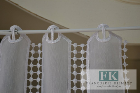 ZAZDROSTKA BATYST WITRAŻ HAFT BIEL wys 60 cm , PROWANSJA , VINTAGE