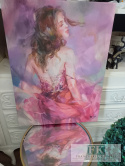 OBRAZ NA PŁÓTNIE 45X60 cm DZIEWCZYNA W RÓŻU