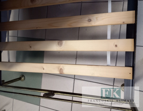 KUTE ŁÓŻKO W KOLORZE STAREGO ZŁOTA 90/200 CM KUTE ŁÓŻKO W KOLORZE STAREGO ZŁOTA 90/200 CM