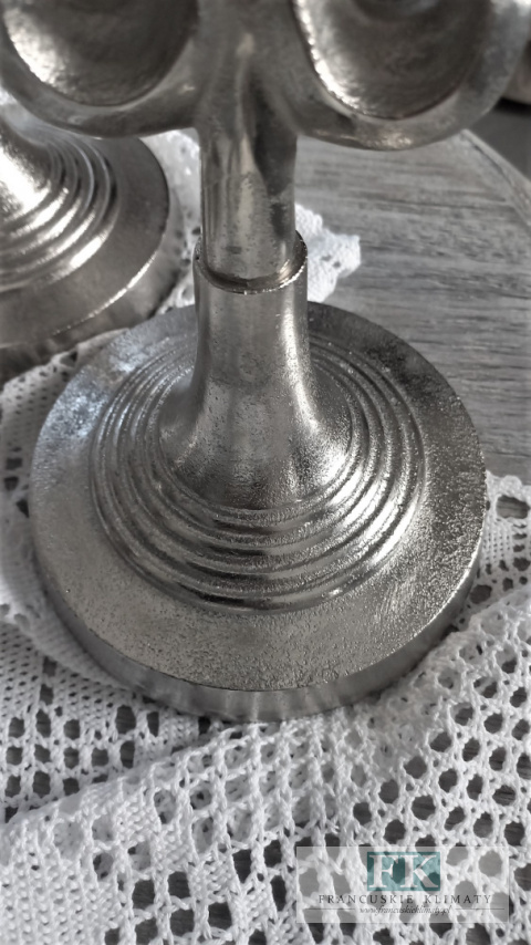 24 cm METAL ŚWIECZNIK dwustronny SREBRO FRANCUSKA LILIA 24 cm METAL ŚWIECZNIK dwustronny SREBRO FRANCUSKA LILIA