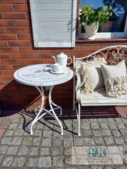 STOLIK METALOWY Z NAPISAMI NA BLACIE 71,5 CM , SHABBY