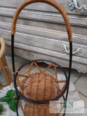 ETAŻERKA , STOJAK ,KWIETNIK 48 CM METAL KUTY RATTAN PLECIONKA