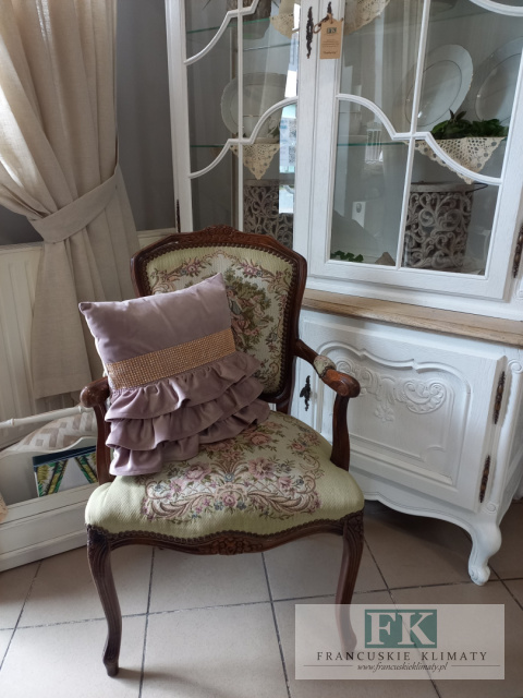 UROCZY FRANCUSKI FOTEL scenka rodzajowa