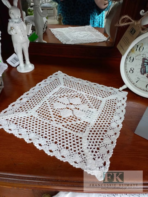 SERWETKA NICIANA SZYDEŁKO KWADRAT 30X30 CM biel