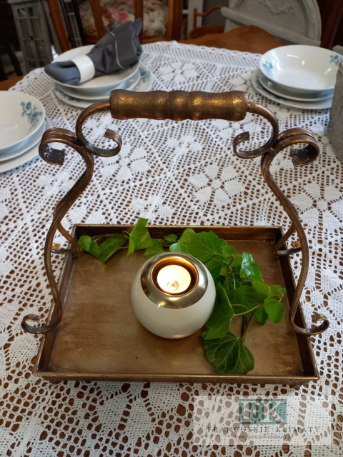 METALOWA TACA Z RĄCZKA 32 CM